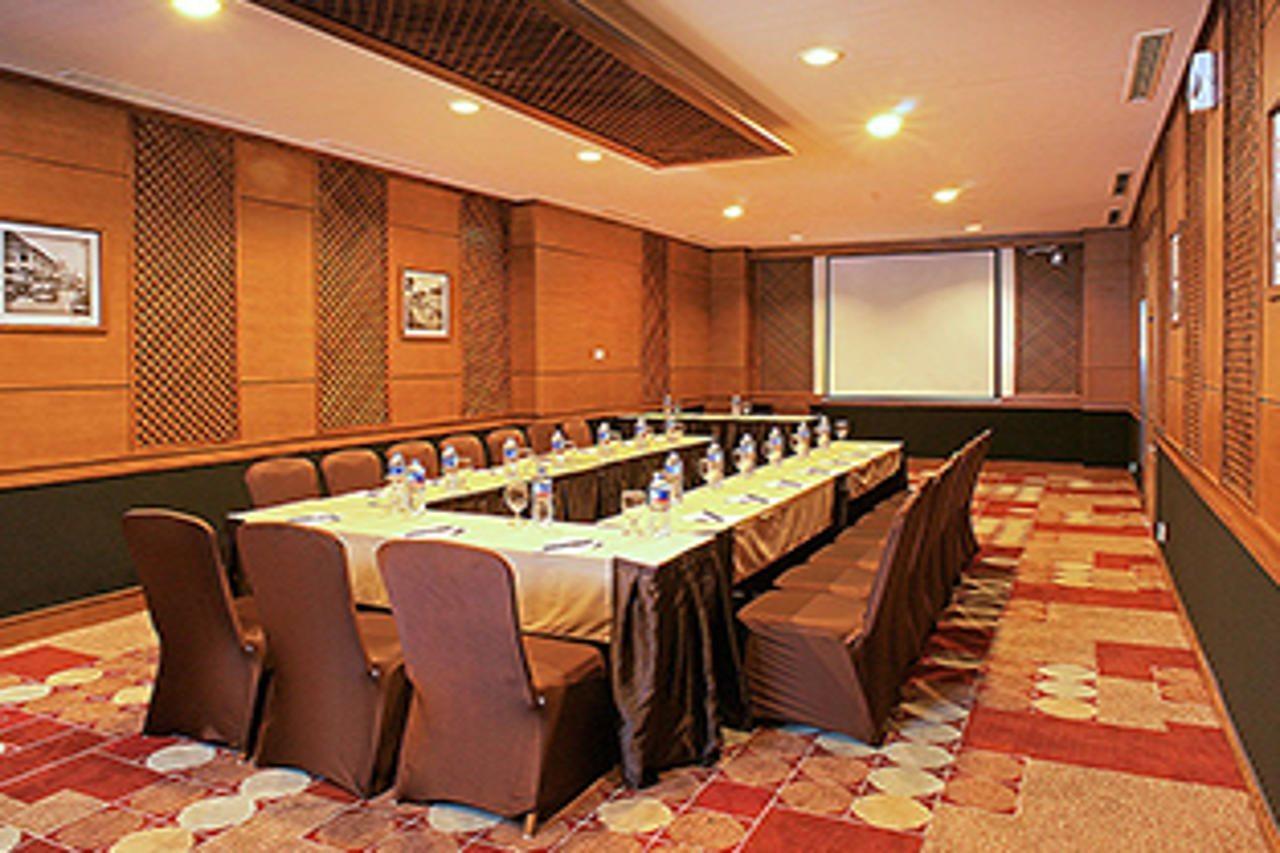 Oyo 1699 Verona Residence Bandung Zewnętrze zdjęcie